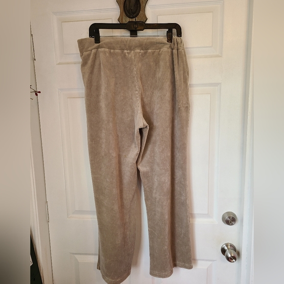 Ralph Lauren Lauren Women's Flare Leg Trousers, Size: Large Color: Tan - Picture 9 of 15